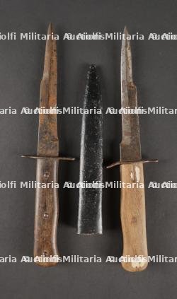 Lot de 2 couteaux de combat allemands WW2