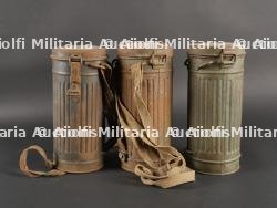 Lot de 3 boîtier de masques anti-gaz allemands — miniature 3