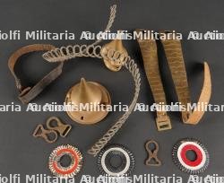 Lot de pièces détachées de casque à pointe et divers — photo 1