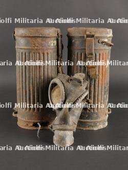 Lot de 2 boîtiers de masque anti gaz allemands — photo 1