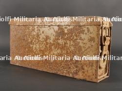 Caisses MG et sFH18 et pelle allemande — miniature 18