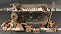 Lot de pièces de véhicules allemands et divers