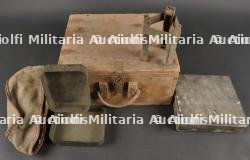 Lot pour contenants et accessoires d'armes allemands
