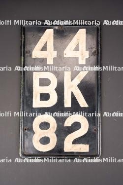 Plaque d'immatriculation civile. Civil registration plate. — miniature 1