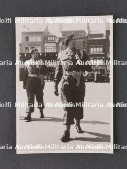 Ensemble sabre, documents et chemise de prisonnier du Colonel Leblanc des Chasseurs Ardennais. Set including sabre, documents and prisoner shirt of Colonel Leblanc from the Ardennes Chasseurs — photo 15