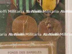Ensemble valise, pantalon, médailles et musette d'un Chasseur Ardennais prisonnier. Set including suitcase, trousers, medals and satchel of a captured Ardennes Chasseur — photo 18