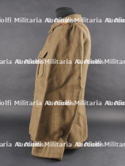 Ensemble veste et béret d'un Chasseur Ardennais prisonnier. Set including tunic and beret of a captured Ardennes Chasseur — photo 11