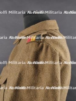 Ensemble veste et béret d'un Chasseur Ardennais prisonnier. Set including tunic and beret of a captured Ardennes Chasseur — photo 13