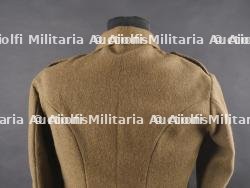 Ensemble veste et béret d'un Chasseur Ardennais prisonnier. Set including tunic and beret of a captured Ardennes Chasseur — miniature 16