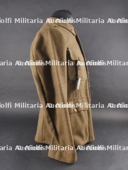 Ensemble veste et béret d'un Chasseur Ardennais prisonnier. Set including tunic and beret of a captured Ardennes Chasseur — miniature 18