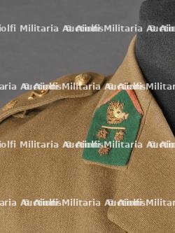 Tunique d'un Capitaine Commandant du 2e Chasseurs Ardennais. Tunic of a Commanding Captain from the 2nd Ardennes Chasseurs — photo 7