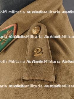 Tunique d'un Capitaine Commandant du 2e Chasseurs Ardennais. Tunic of a Commanding Captain from the 2nd Ardennes Chasseurs — photo 14