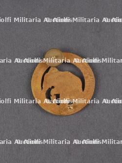 Lot de l'aviateur belge et RAF Willy Lorent dont veste et insignes. Set belonging to Belgian aviator and RAF member Willy Lorent including tunic and insignia — miniature 9