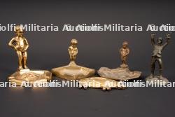 Cendriers satyrique. Satirical ashtrays.