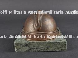 Belgique WW1 Insigne de télégraphiste et presse papier casque Adrian en bronze. Belgium WWI telegraphist badge and bronze Adrian helmet paperweight — photo 6
