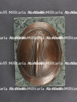 Belgique WW1 Insigne de télégraphiste et presse papier casque Adrian en bronze. Belgium WWI telegraphist badge and bronze Adrian helmet paperweight — miniature 9