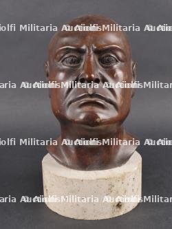 Buste de Benito Mussolini par Rossi. Bust of Benito Mussolini by Rossi
