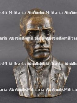 Buste de Benito Mussolini. Bust of Benito Mussolini