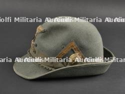 Chapeau de grande tenue de sous-lieutenant du 3eme Régiment des Chasseurs Alpins italien. Second lieutenant of the 3rd Italian Alpine Hunters Regiment. — photo 4