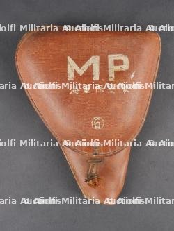 Etui de Nambu de prise. Captured Nambu pistol holster — photo 1