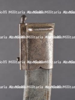 Lot de 4 baïonnettes et un fourreau. Lot of 4 bayonets and one scabbard — photo 5