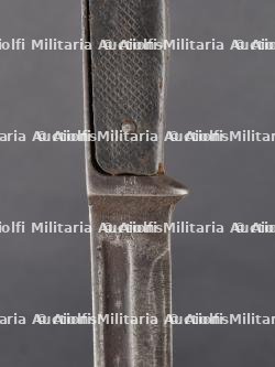 Lot de 4 baïonnettes et un fourreau. Lot of 4 bayonets and one scabbard — photo 9