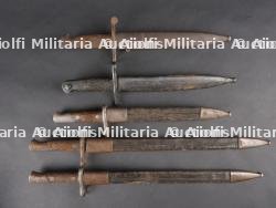 Lot de 5 baïonnettes Espagnoles. Lot of 5 Spanish bayonets