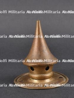 Lot de cuivreries allemandes et russe, couverts pliants et médaille. Lot of German and Russian brass items including folding cutlery and a medal — photo 17