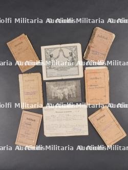 Lot de livrets et documents avec fonctions et unités spéciales. Set of booklets and documents related to special functions and units
