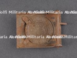 Boucles de ceinturon Wurtemberg et embase de pointe M1915. Württemberg belt buckles and M1915 spike helmet base — miniature 4