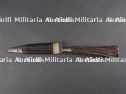Ensemble de souvenirs allemands poignard, cadre photo, coiffe de casque Stahlhelm. Set of German keepsakes including dagger photo frame and Stahlhelm liner — miniature 4