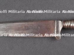 Ensemble de souvenirs allemands poignard, cadre photo, coiffe de casque Stahlhelm. Set of German keepsakes including dagger photo frame and Stahlhelm liner — miniature 6