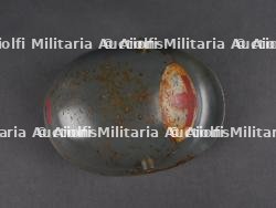 Miniature de Stahlhelm M1916 d'infirmier de la Garde. Miniature M1916 Stahlhelm of a Guard medic — miniature 7