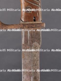 Deux baïonnettes allemandes 98-05 à dents de scie meulées. Two German 98-05 bayonets with ground-down sawbacks — miniature 15