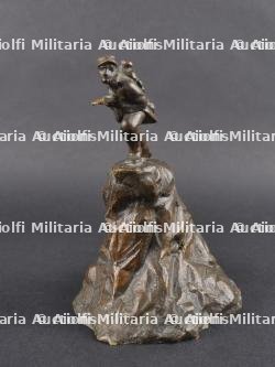 Sculpture en bronze l'assaut du 15 aout 1914 de Dinant par Alexandre Daoust. Bronze sculpture of the August 15, 1914 assault on Dinant by Alexandre Daoust — miniature 2