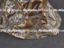 Sculpture en bronze l'assaut du 15 aout 1914 de Dinant par Alexandre Daoust. Bronze sculpture of the August 15, 1914 assault on Dinant by Alexandre Daoust — photo 7