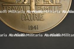Ensemble Conseil National attribué. Attributed National Council Group — miniature 3