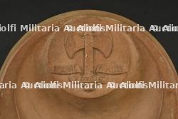 Cendrier à la Francisque signé Vuitton. Ashtray with Francisque emblem signed Vuitton. — miniature 3