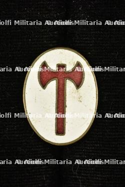Un insigne des jeunes du Maréchal. A badge of the Marshal's youth movement. — photo 1