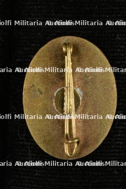 Un insigne des jeunes du Maréchal. A badge of the Marshal's youth movement. — photo 2