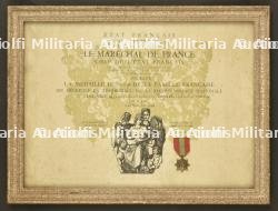 Un diplôme de la famille française. A diploma of the French family.