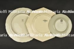 Un lot d'assiettes. A lot of plates. — photo 2