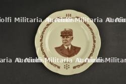 Un lot d'assiettes. A lot of plates. — photo 4