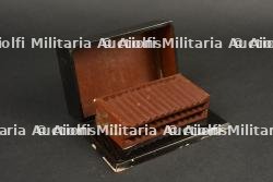 Un porte-cigarette d'Indochine. A cigarette case from Indochina. — miniature 4
