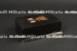 Un porte-cigarette d'Indochine. A cigarette case from Indochina. — miniature 7