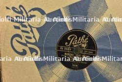 Un lot de jeux et vinyles. A lot of games and vinyl records. — photo 6