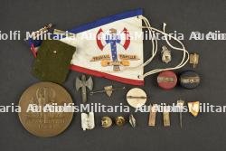 Un lot divers. A miscellaneous lot. — miniature 2