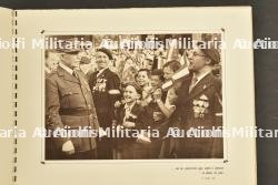 Lot de brochures photographiques de Propagande. Lot of Propaganda Photo Brochures — miniature 2