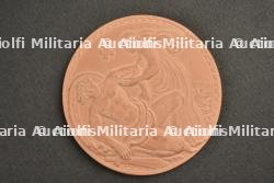 Médaille de table en Argile Croix Rouge par Vuitton. Ceramic Table Medal Red Cross by Vuitton — photo 3