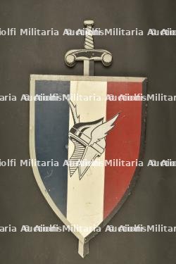 Un panneau de la Légion Française des Combattants. A sign from the French Legion of Combatants. — photo 1